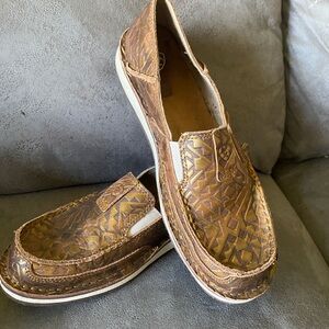 LADIES SZ9 ARIAT LOAFERS